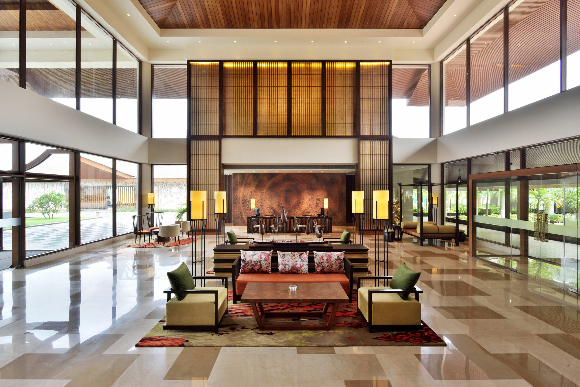Radisson Blu Plaza Resort & Convention Centre 카르자트 외부 사진 Lobby